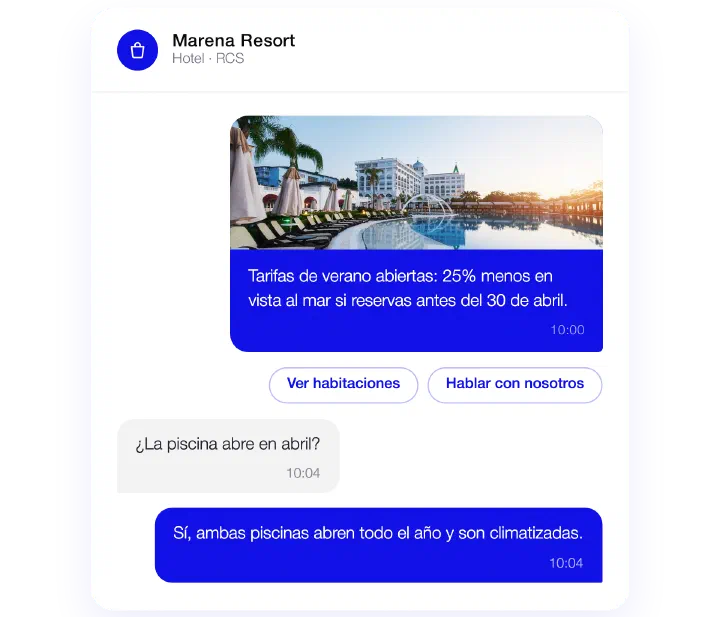 Conversación RCS de Marena Resort: oferta de tarifas de inicio de verano con botones Ver habitaciones y Hablar con nosotros, y la pregunta de un cliente sobre la piscina